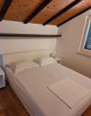 A2 narancasti(3+2) Croatia - Dalmatia - Island Prvic - Sepurine (Island Prvic) - apartment #7475 Picture 9