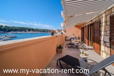 Apartment Milna (Brac) Island Brac Dalmatia Croatia #7648