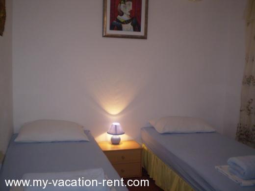 Apartments Nenni Croatia - Dalmatia - Island Solta - Maslinica - apartment #878 Picture 8