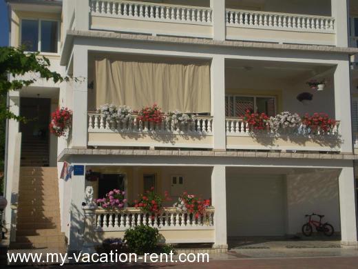 Apartments A 4+1 Croatia - Kvarner - Island Rab - Kampor - apartment #978 Picture 2